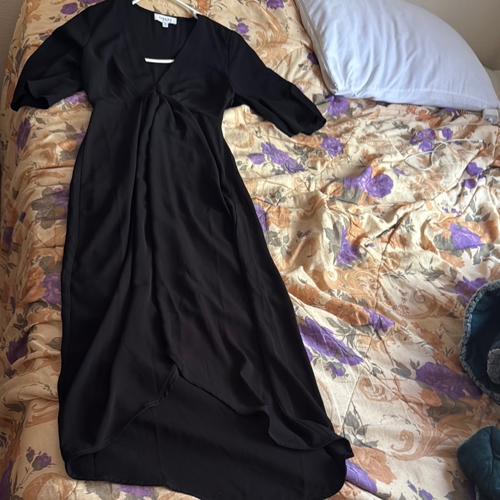 Gilli Black Work Dress with Sleek Silhouette